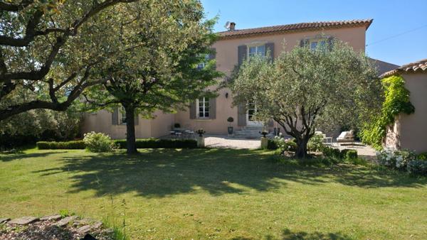 84340, MALAUCENE, A 5 mn à pied du centre-village, BASTIDE DE 8 PIECES DE 203 M² sur 1815 m² de TERRAIN clos avec Piscine