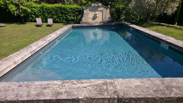 84340, MALAUCENE, A 5 mn à pied du centre-village, BASTIDE DE 8 PIECES DE 203 M² sur 1815 m² de TERRAIN clos avec Piscine