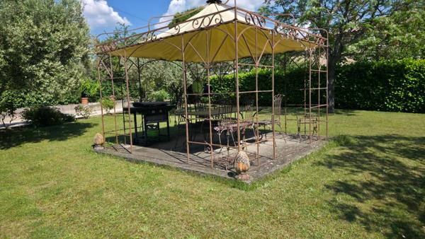 84340, MALAUCENE, A 5 mn à pied du centre-village, BASTIDE DE 8 PIECES DE 203 M² sur 1815 m² de TERRAIN clos avec Piscine