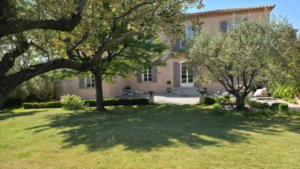 84340, MALAUCENE, A 5 mn à pied du centre-village, BASTIDE DE 8 PIECES DE 203 M² sur 1815 m² de TERRAIN clos avec Piscine