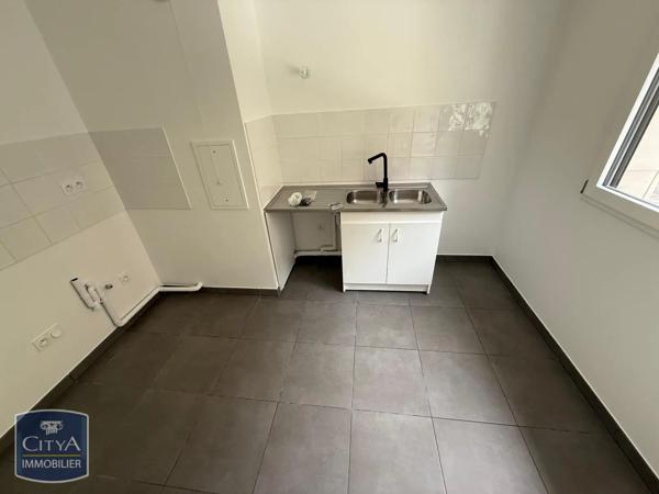 Appartement à louer 4 pièces 80.05m² Puteaux (92800)