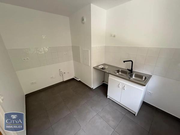 Appartement à louer 4 pièces 80.05m² Puteaux (92800)