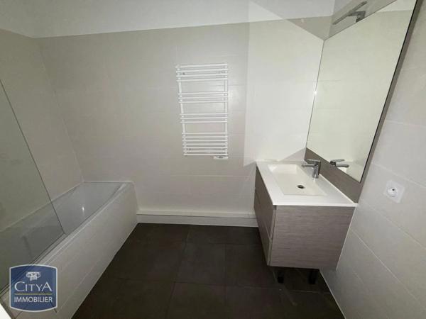 Appartement à louer 4 pièces 80.05m² Puteaux (92800)