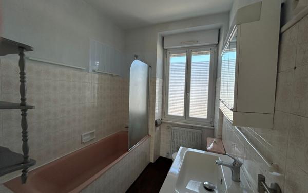 Maison à vendre    4 pièces •  Landivisiau