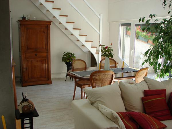 REIMS MAISON DE VILLE AVEC JARDIN ET GARAGES