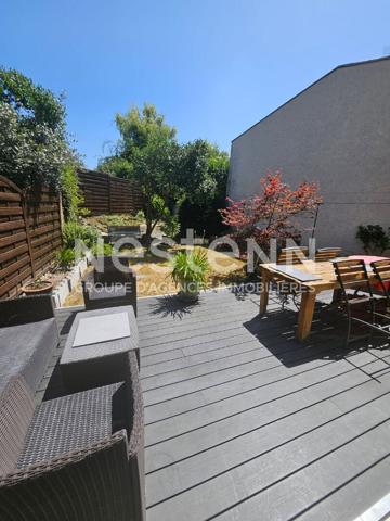 REIMS MAISON DE VILLE AVEC JARDIN ET GARAGES