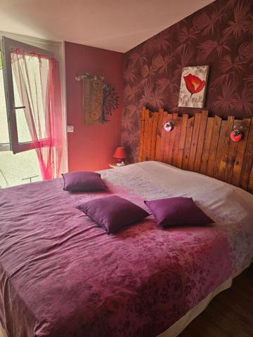 REIMS MAISON DE VILLE AVEC JARDIN ET GARAGES