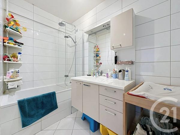 Appartement F3 à vendre  3 pièces - 62 m 2   LEVALLOIS PERRET  - 92