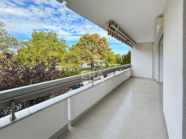 À découvrir sans tarder ! Spacieux T2 lumineux avec balcon et vue dégagée