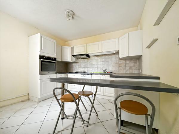 À découvrir sans tarder ! Spacieux T2 lumineux avec balcon et vue dégagée