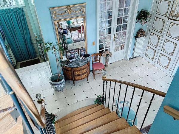 Dpt Marne (51), à vendre REIMS maison T13 de 358 m² - Terrain de 70 m²