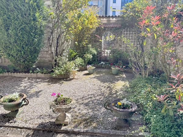 Dpt Marne (51), à vendre REIMS maison T13 de 358 m² - Terrain de 70 m²