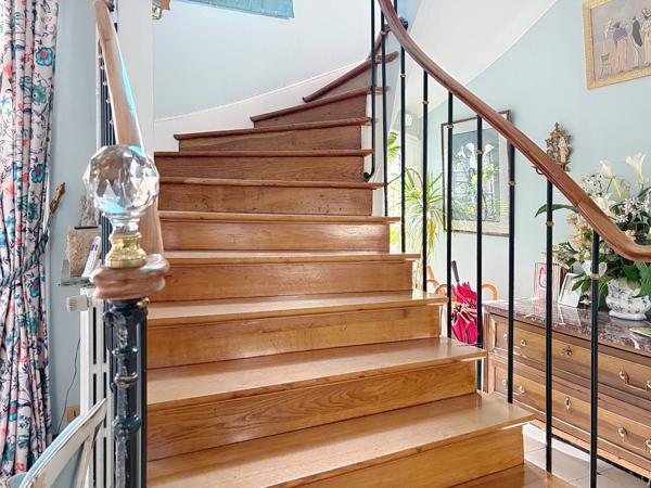 Dpt Marne (51), à vendre REIMS maison T13 de 358 m² - Terrain de 70 m²