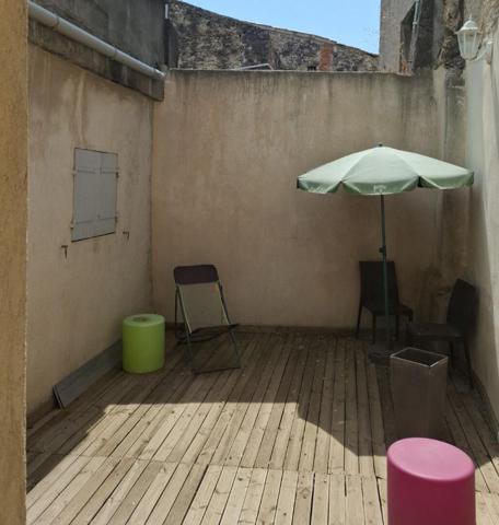 Appartement  3 pieces  avec terrasse 17 m² proche des commodités