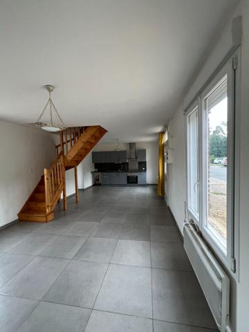 Maison à MAUCOURT