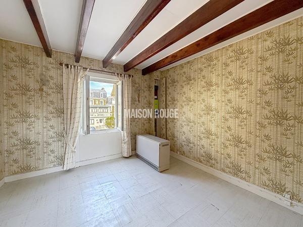 Appartement T2 à rénover avec balcon plein sud à deux pas de la plage à Saint-Malo