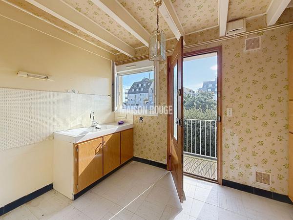 Appartement T2 à rénover avec balcon plein sud à deux pas de la plage à Saint-Malo