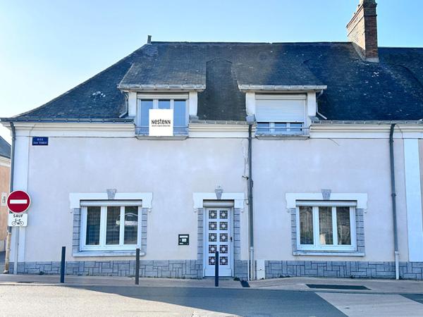 Vente charmante maison de village 95.53 m² comprenant 2 logements, avec cour et garage centre ville de Mayet (72360)