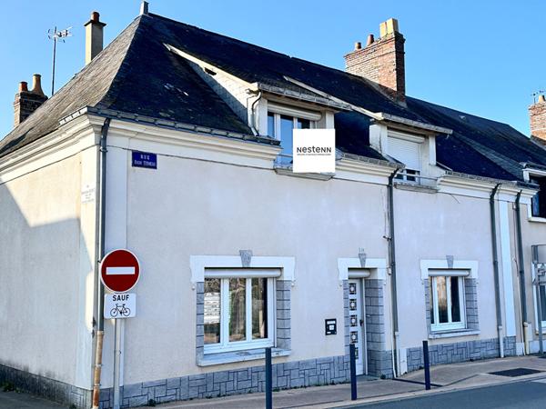 Vente charmante maison de village 95.53 m² comprenant 2 logements, avec cour et garage centre ville de Mayet (72360)