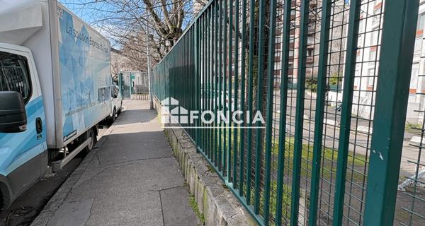 À vendre Parking 11.5 m² - Saint-denis 93200