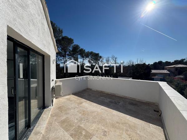 Villa T4 récente avec piscine au calme absolue.