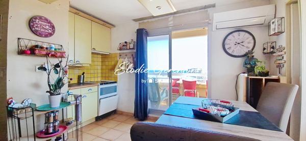 T2 vue mer avec terrasse et place de parking