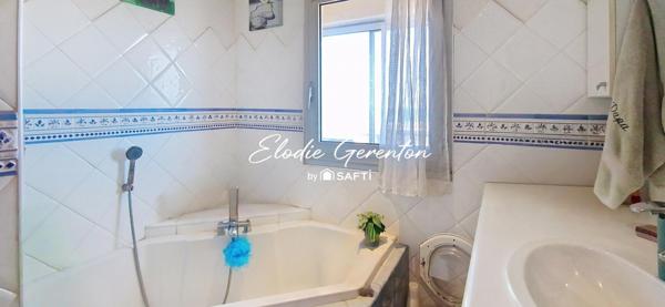 T2 vue mer avec terrasse et place de parking