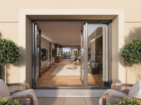 Grand deux pièces avec balcon et parking