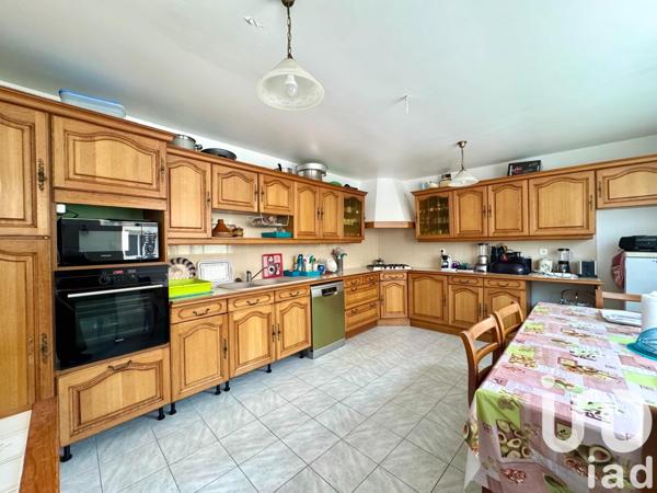 Maison à vendre 10 pièces 203 m² Saint-Leu-la-Forêt