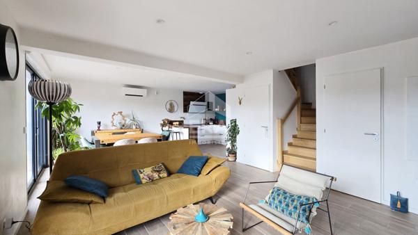 Maison récente avec piscine à vendre , hyper-centre de Mallemort