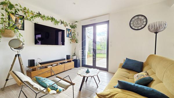 Maison récente avec piscine à vendre , hyper-centre de Mallemort