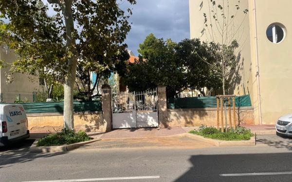 Maison à vendre    2 pièces •  Hyères