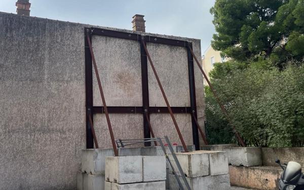 Maison à vendre    2 pièces •  Hyères