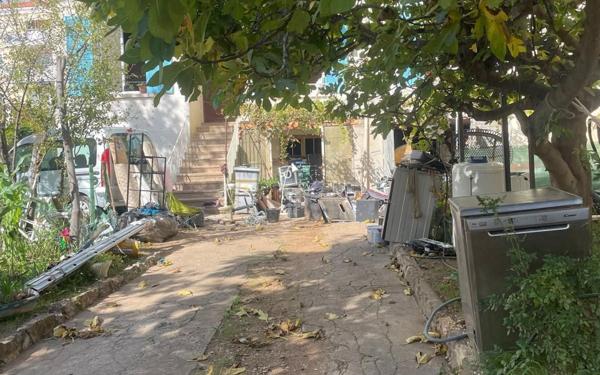 Maison à vendre    2 pièces •  Hyères