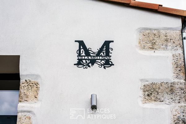 Maison maraîchine suspendue dans la nature