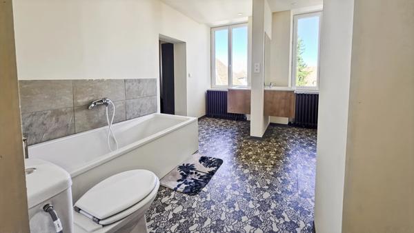 Maison à vendre 5 pièces CHATEAUMEILLANT (18)