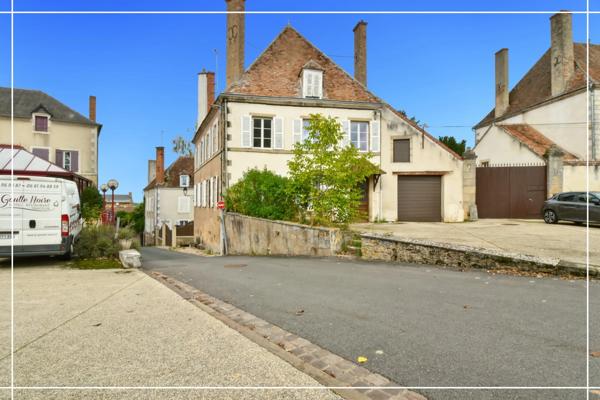 Maison à vendre 5 pièces CHATEAUMEILLANT (18)