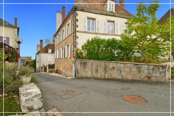 Maison à vendre 5 pièces CHATEAUMEILLANT (18)