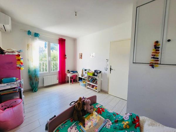 Belle maison Isle Sur La Sorgue 5 pièces sur terrain de plus de 2300m2