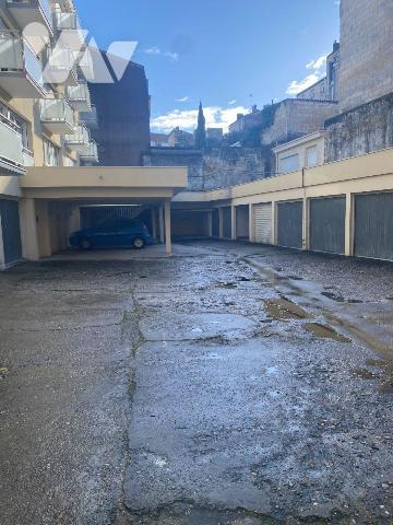 BORDEAUX (33000) à Hôpital Saint André à proximité du Cours D'Albret emplacement de stationneme...