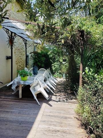 Corps de ferme rénové avec jardin intimiste - Mas-Saintes-Puelles (11400)
