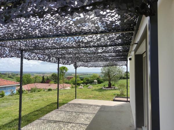 Cox (31480) Location Maison de plain-pied meublée, de 95m2, T4, jardin.