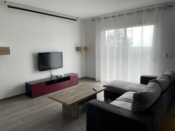 Cox (31480) Location Maison de plain-pied meublée, de 95m2, T4, jardin.