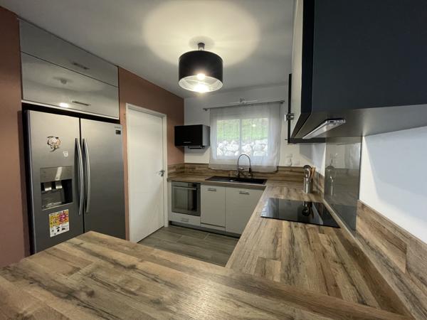 Cox (31480) Location Maison de plain-pied meublée, de 95m2, T4, jardin.