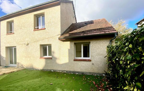 Maison Orléans 3 chambres garage jardin . Quartier Murlins