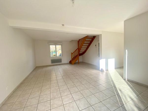 Maison Orléans 3 chambres garage jardin . Quartier Murlins