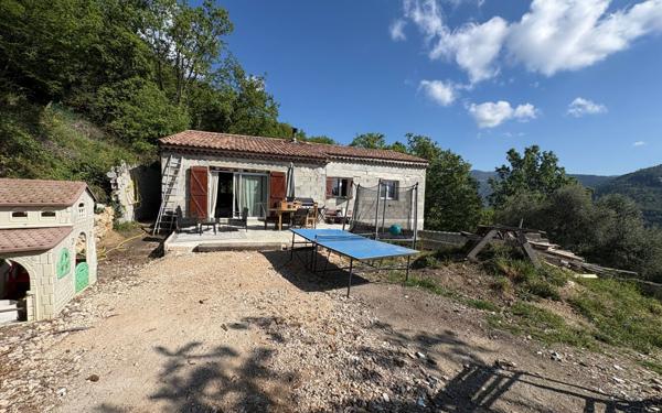 Maison à vendre    5 pièces •  Bendejun