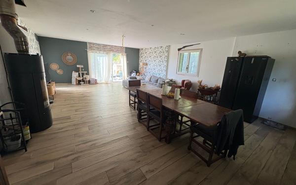Maison à vendre    5 pièces •  Bendejun