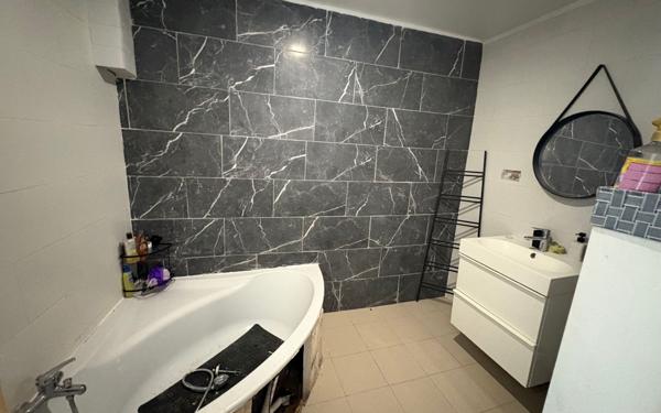 Maison à vendre    5 pièces •  Bendejun