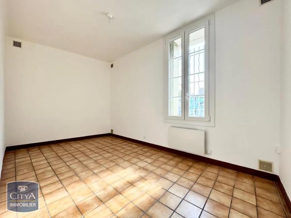 Appartement à louer 3 pièces 56.2m² Nîmes (30900)